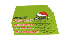 Laden Sie das Bild in den Galerie-Viewer, KAMACA 4er Set Tischsets/Platzsets Platzmatten GRÜN abwaschbar & rutschfest Eyecatcher Winter Advent Weihnachten Größe 30x45 cm (4er Set Filz Weihnachts - Muffel)