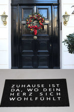 Laden Sie das Bild in den Galerie-Viewer, KAMACA Fußmatte Schmutzfangmatte mit Spruch Zuhause ist da, wo dein Herz sich wohlfühlt 40x60 cm rutschfest originelle Begrüßung an der Wohnungstür (Türmatte Herz 40x60)