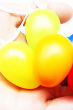 Laden Sie das Bild in den Galerie-Viewer, 72 Bunte Ostereier Bunt 4cm aus Kunststoff mit Bändchen zum Aufhängen Hängedeko für Osterstrauß Kunststoffeier Osterdeko Deko zu Ostern Osterzeit