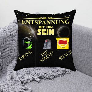 Originelles Dekokissen MÖGE DIE ENTSPANNUNG MIT DIR SEIN Kissen mit 3 Taschen zum selber Befüllen Größe 43x43 cm tolles Geschenk für ein gelungen Sofaabend Filmabend Öko Tex