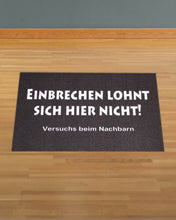 Laden Sie das Bild in den Galerie-Viewer, KAMACA Fußmatte Schmutzfangmatte mit Spruch 40x60 cm rutschfest originelle Begrüßung an der Wohnungstür Fußabtreter Fußabstreifer (Einbrechen lohnt nicht 40x60)
