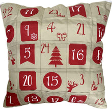 Laden Sie das Bild in den Galerie-Viewer, KAMACA Originelles Adventskalender Kissen mit 24 Taschen zum selber Befüllen Größe 40x40 cm tolle Geschenk - Idee zu Weihnachten weich und nachhaltig (Adventskalender Kissen Nostalgie)
