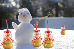 KAMACA 4er Set Trinkbecher als Schneemann geformte Trinkgläser mit Schraubverschluss und Strohhalm für dein Lieblingsgetränk Winter Weihnachten (4er Set Schneemann Trinkglas)