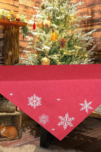 KAMACA Tischdecke Mitteldecke 85x85 cm mit filigraner Stickerei Küche Esstisch Tisch Dekoration Eyecatcher in Herbst Winter Weihnachten (Schneeflocken rot)