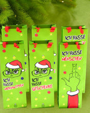Laden Sie das Bild in den Galerie-Viewer, KAMACA 6er Set Geschenktaschen Geschenktüten Weihnachten Flaschengeschenktüten für Weinflaschen mit lustigem Spruch Geschenkverpackung Wein (6er Set Flaschentüten Festtags-Muffel)
