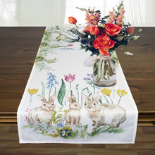 Laden Sie das Bild in den Galerie-Viewer, Tischläufer HASEN - FAMILIE Frühling Ostern 40x140 cm Oster Dekor Bunt Waschbar Küche Esstisch Tisch Dekoration
