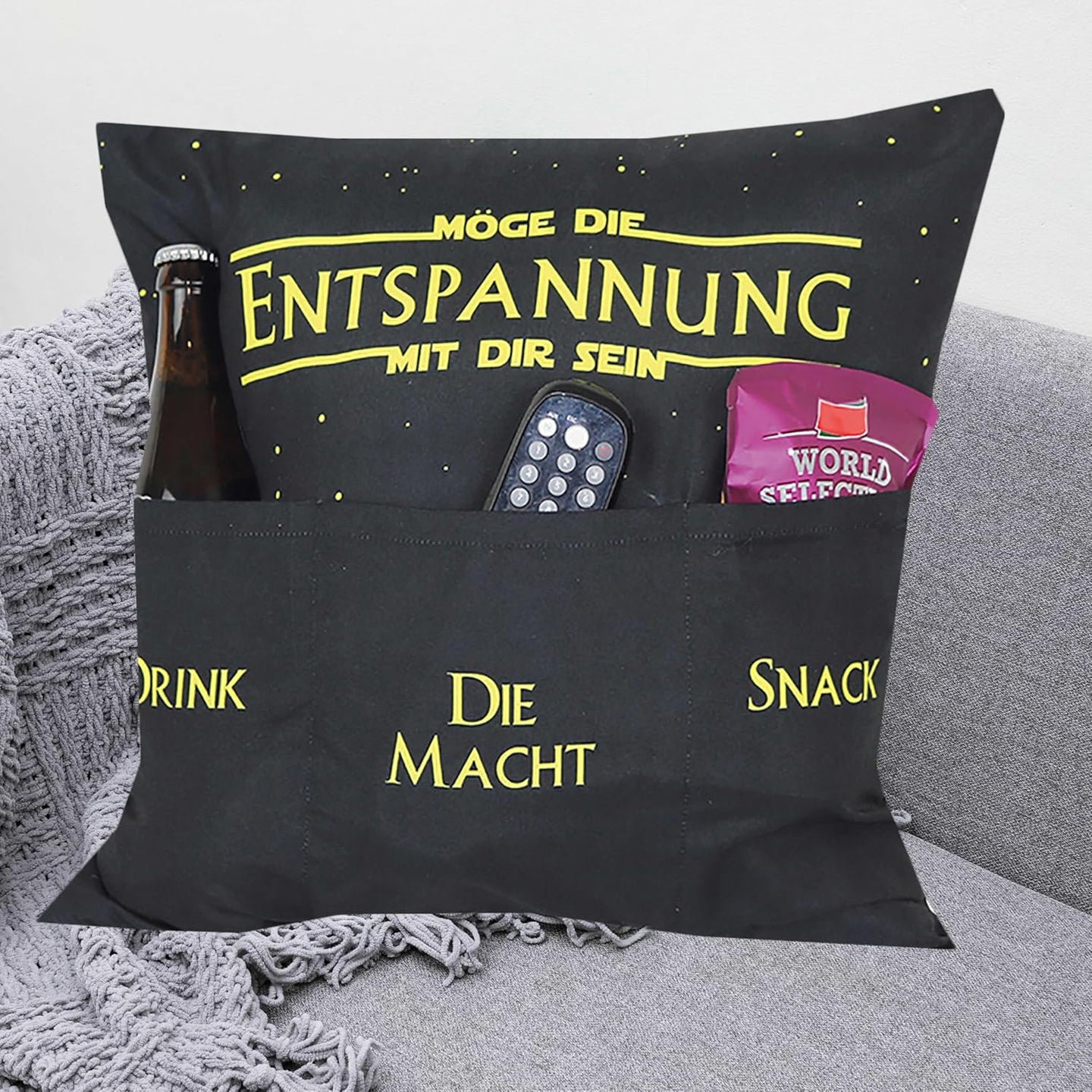 KAMACA Originelles Dekokissen Kissen mit 3 Taschen zum selbst Befüllen und Spruch Größe 43x43 cm tolles Geschenk für Anlässe wie z.B. Geburtstag (Möge die Entspannung mit dir sein A)