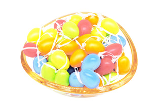 96 Bunte Ostereier Bunt 4cm aus Kunststoff mit Bändchen zum Aufhängen Hängedeko für Osterstrauß Kunststoffeier Osterdeko Deko zu Ostern Osterzeit