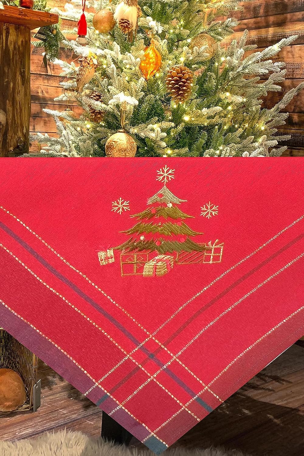 Tischdecke 85x85 cm WEIHNACHTSBAUM in rot kariert mit bezaubernder Stickerei in gold und grün - ein Eyecatcher in Herbst Winter Weihnachten