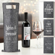 Laden Sie das Bild in den Galerie-Viewer, KAMACA 4er Set Flaschentaschen Geschenktüten für Wein aus Filz Weintasche mit lustigem Spruch Geschenkverpackung Wein Geschenktasche für Weinflaschen (4er Set Filz Wein)
