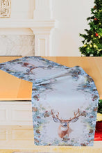 Laden Sie das Bild in den Galerie-Viewer, KAMACA Tischläufer 40x140 cm mit hochwertigem Druck-Motiv Küche Esstisch Eyecatcher Herbst Winter Weihnachten (Hirsch im Wald)
