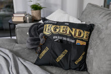 Laden Sie das Bild in den Galerie-Viewer, Dekokissen RENTNER Kissen mit 3 Taschen zum selber Befüllen Größe 43x43 cm tolles Geschenk für einen lieben Menschen Ruhestand
