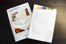 Laden Sie das Bild in den Galerie-Viewer, Stickpackung Blumen Zauber Tischdecke 80x80 cm Spannstich Plattstich Stielstich vorgezeichnet Baumwolle komplettes Stickset mit Stickvorlage
