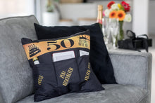 Laden Sie das Bild in den Galerie-Viewer, Dekokissen 50. GEBURTSTAG Kissen mit 3 Taschen zum selber Befüllen Größe 43x43 cm tolles Geschenk zum Geburtstag
