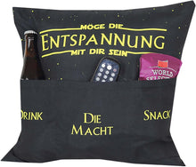 Laden Sie das Bild in den Galerie-Viewer, KAMACA Originelles Dekokissen Kissen mit 3 Taschen zum selbst Befüllen und Spruch Größe 43x43 cm tolles Geschenk für Anlässe wie z.B. Geburtstag (Möge die Entspannung mit dir sein A)
