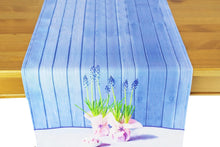 Laden Sie das Bild in den Galerie-Viewer, Tischläufer HYAZINTHEN 40x160 cm mit Fleckschutz Frühling Sommer Blumen Bunt Waschbar Lotus Effekt Küche Esstisch Tisch Dekoration
