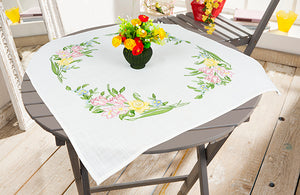 Stickpackung Frühlingsblumen Tischdecke 80x80 cm Plattstich Stielstich Nadelmalerei vorgezeichnet Baumwolle komplettes Stickset mit Stickvorlage