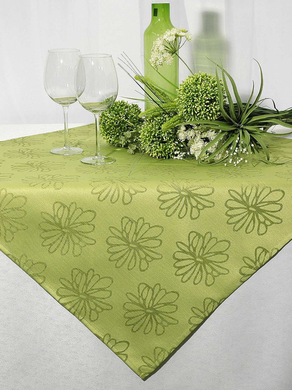 Tischdecke Mitteldecke BLÜTEN MEER in lindgrün 85x85 mit LOTUS - EFFEKT FLECKSCHUTZ