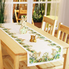 Laden Sie das Bild in den Galerie-Viewer, Tischläufer OSTERN NOSTALGISCH Frühling Ostern 40x140 cm Hasen Dekor Bunt Waschbar Küche Esstisch Tisch Dekoration
